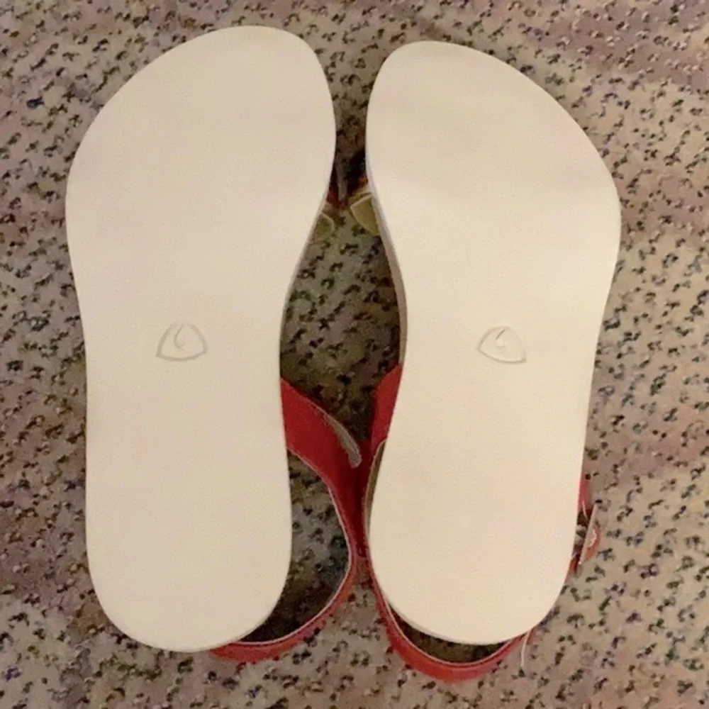NIB Sprox girls metallic rainbow sandals in size 1